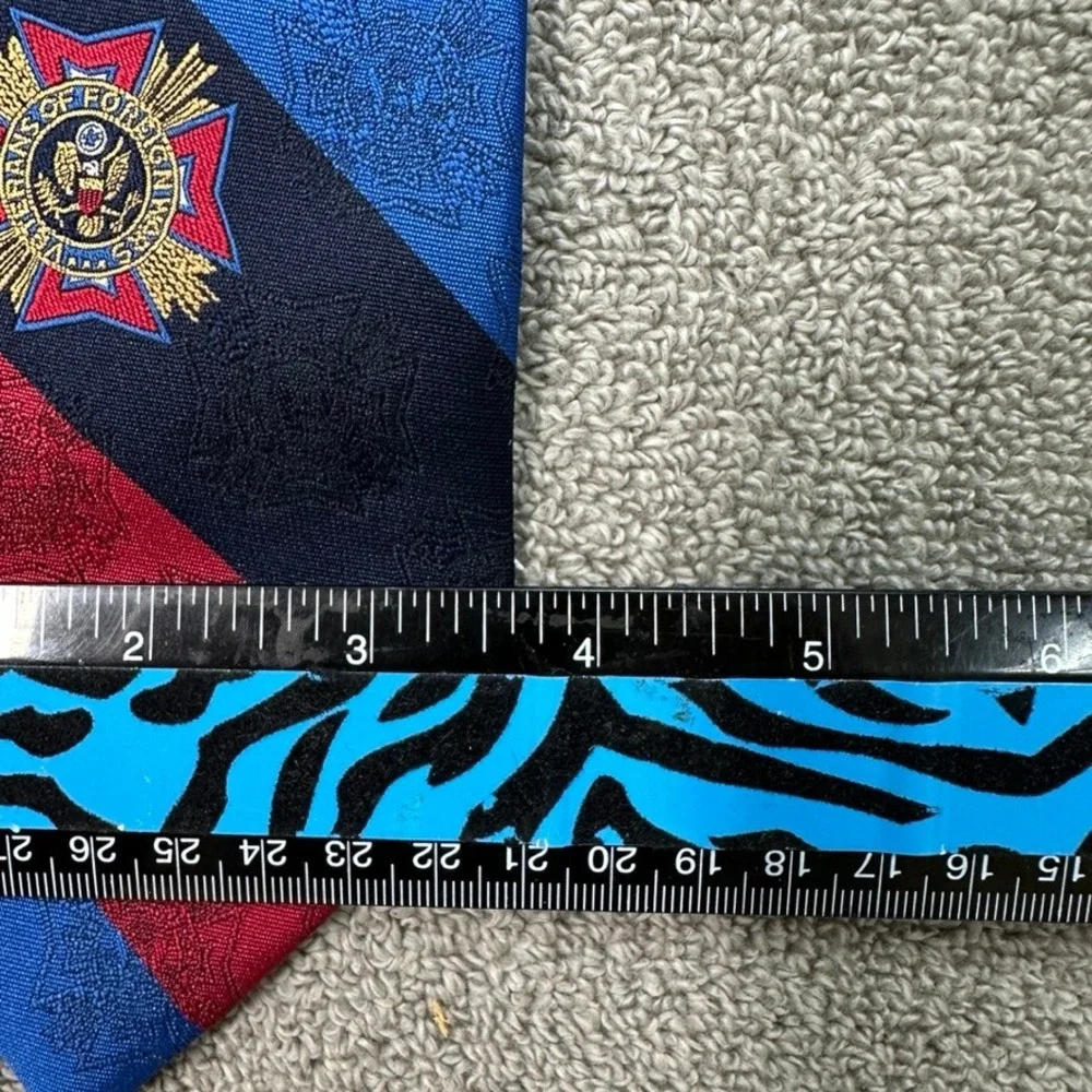 London 400 Cambridge Apparel VFW Veterans of Foreign Wars Striped Silk Blend Tie